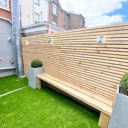 Cloud9 Guest House - By Coastline Retreats - 2 Bedroom Self Contained Garden Flat - Luxury Bath, Netflix, Superfast Wifi, Parking Included Борнмът Екстериор снимка