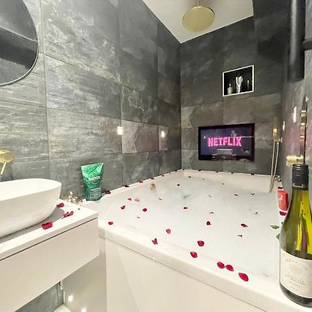 Cloud9 Guest House - By Coastline Retreats - 2 Bedroom Self Contained Garden Flat - Luxury Bath, Netflix, Superfast Wifi, Parking Included Борнмът Екстериор снимка