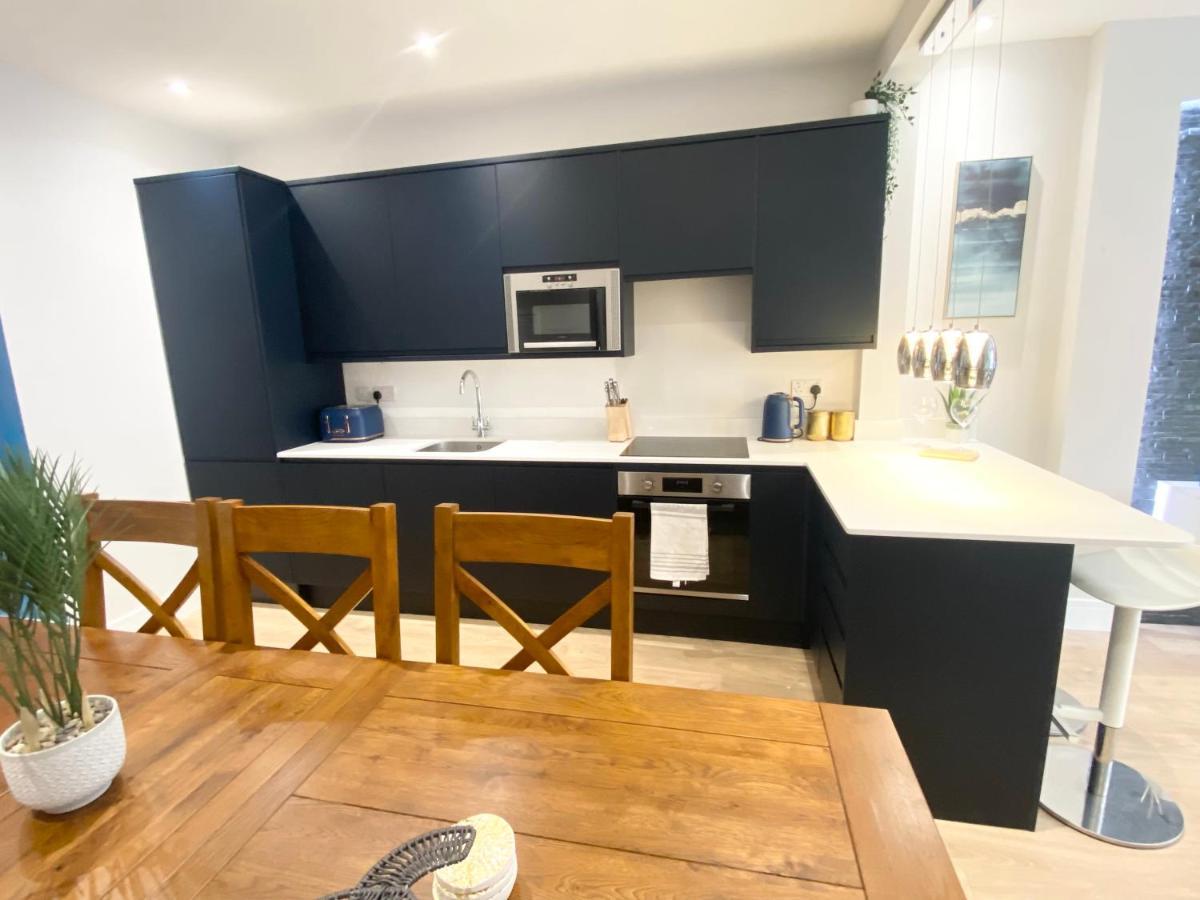Cloud9 Guest House - By Coastline Retreats - 2 Bedroom Self Contained Garden Flat - Luxury Bath, Netflix, Superfast Wifi, Parking Included Борнмът Екстериор снимка