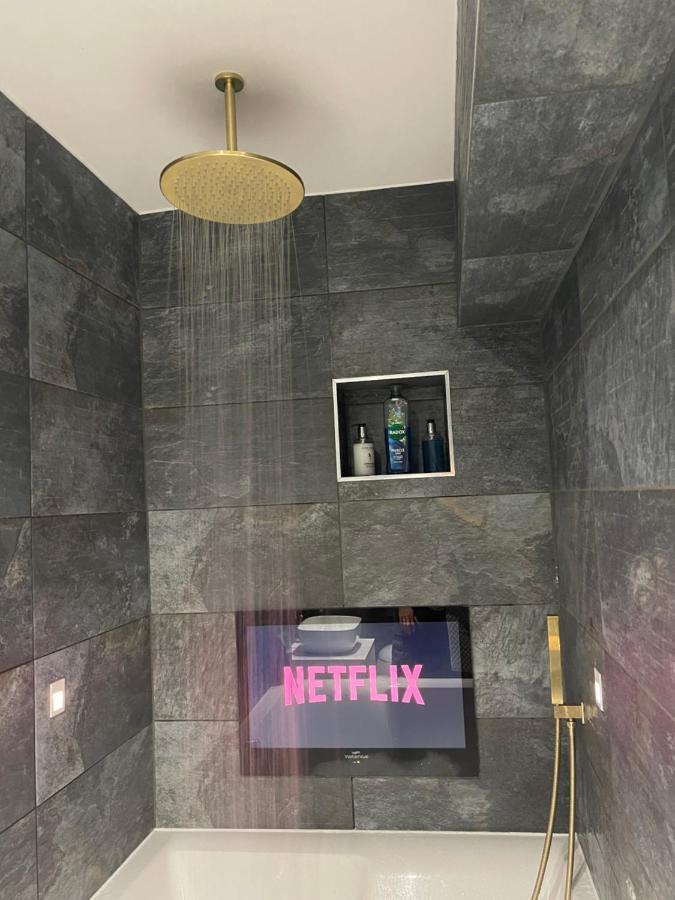 Cloud9 Guest House - By Coastline Retreats - 2 Bedroom Self Contained Garden Flat - Luxury Bath, Netflix, Superfast Wifi, Parking Included Борнмът Екстериор снимка